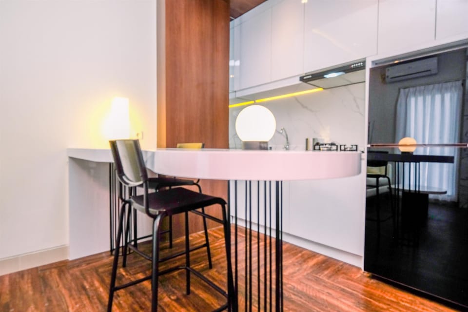Apartment, 2 Bedrooms | Private kitchen | Fridge, stovetop, cookware/dishes/utensils