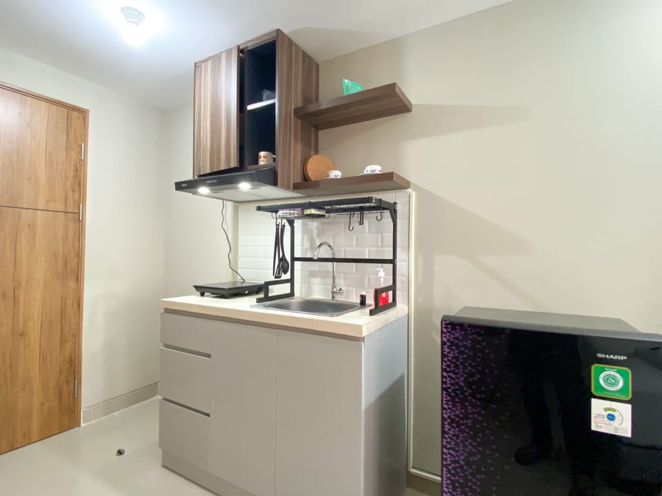 Studio | Private kitchen | Fridge, stovetop, cookware/dishes/utensils