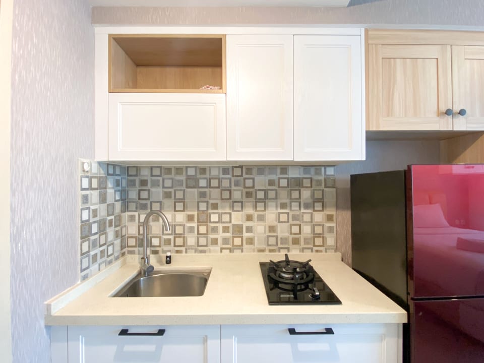 Studio | Private kitchen | Fridge, stovetop, cookware/dishes/utensils