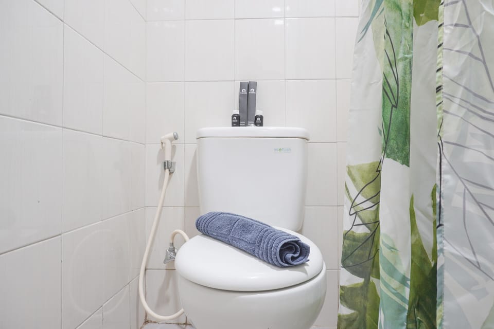 Minimalist And Comfort Stay Studio Room At Signature Park Grande Apartment Apartment in South Jakarta City