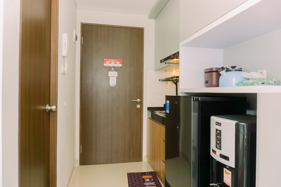 Studio | Private kitchen | Fridge, stovetop, cookware/dishes/utensils
