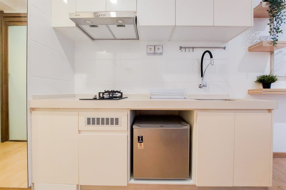 Studio | Private kitchen | Fridge, stovetop, cookware/dishes/utensils