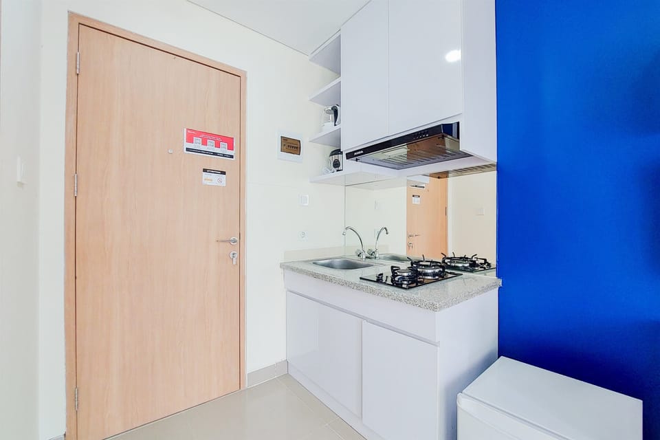 Studio | Private kitchen | Fridge, stovetop, cookware/dishes/utensils