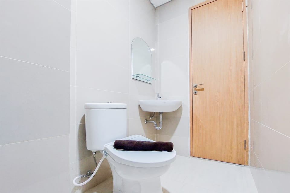 Studio | Bathroom | Shower, free toiletries