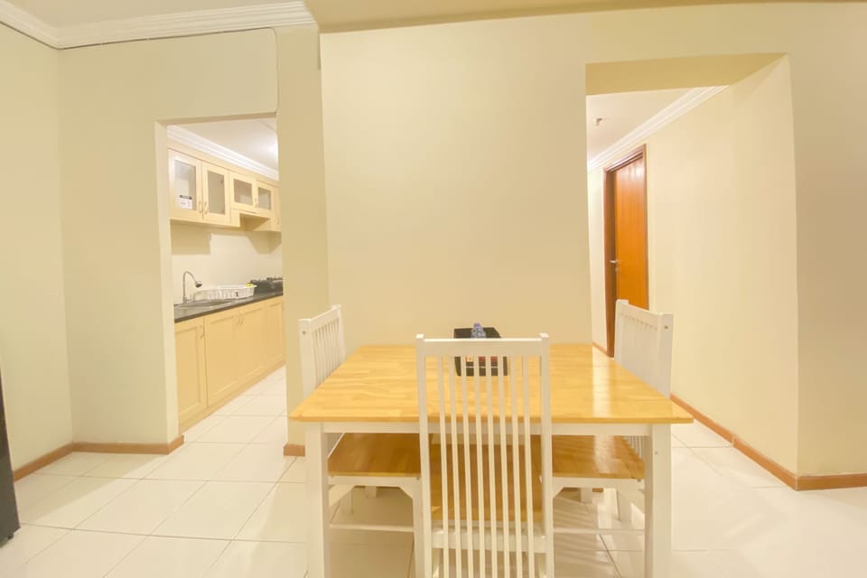 Apartment, 2 Bedrooms | Dining room