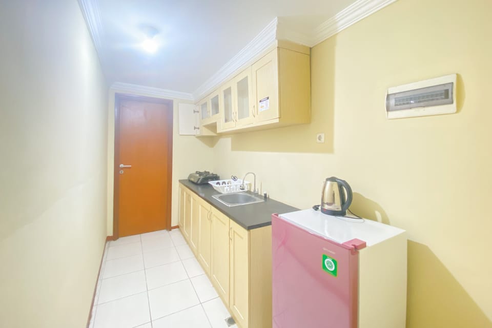 Apartment, 2 Bedrooms | Private kitchen | Fridge, stovetop, cookware/dishes/utensils