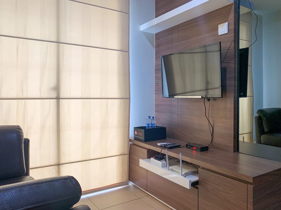 Apartment, 1 Bedroom | Living room | TV