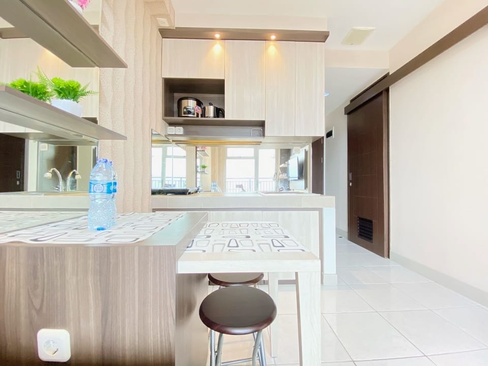 Apartment, 2 Bedrooms | Private kitchen | Fridge, stovetop, cookware/dishes/utensils