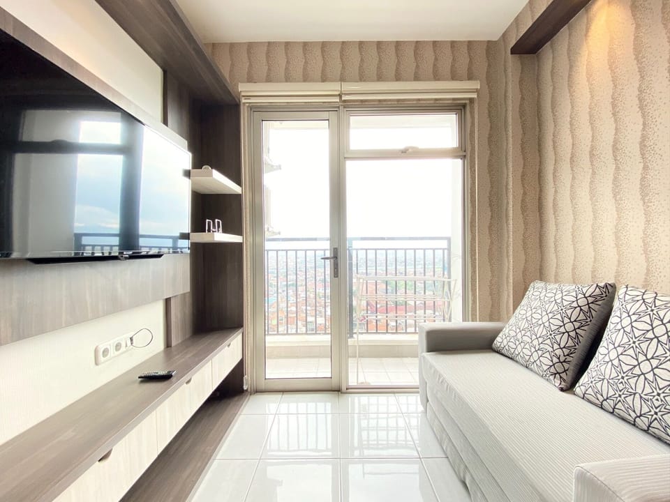 Apartment, 2 Bedrooms | Living room | TV