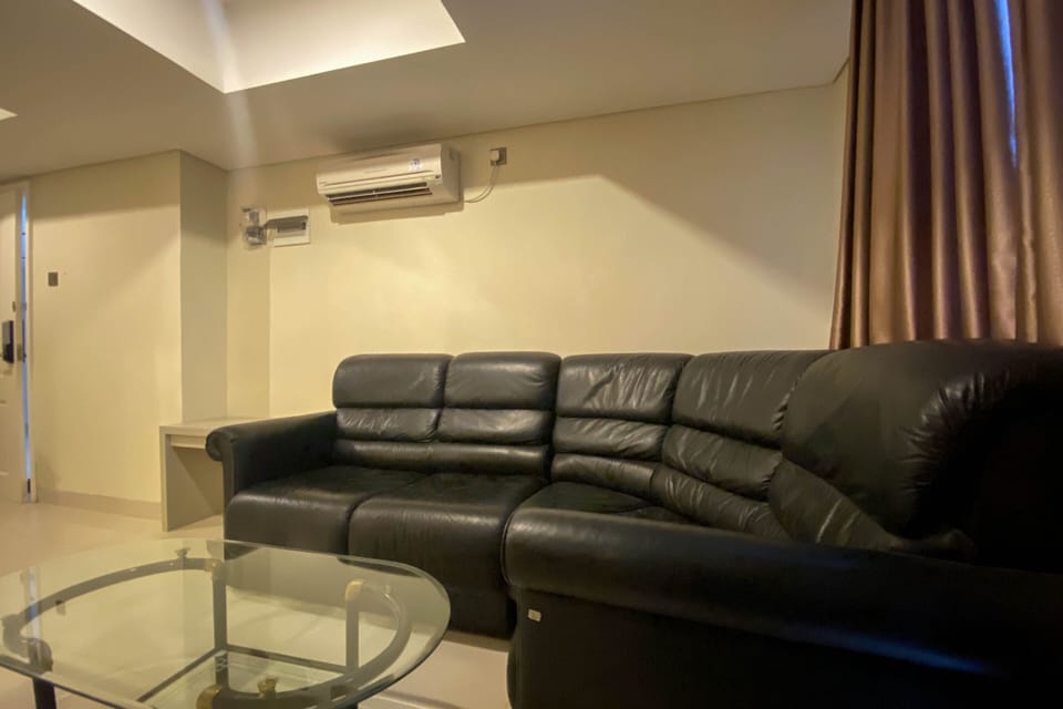 Apartment, 3 Bedrooms | Living room | TV