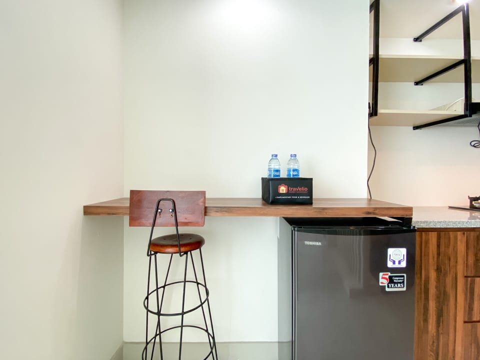 Studio | Private kitchen | Fridge, stovetop, cookware/dishes/utensils