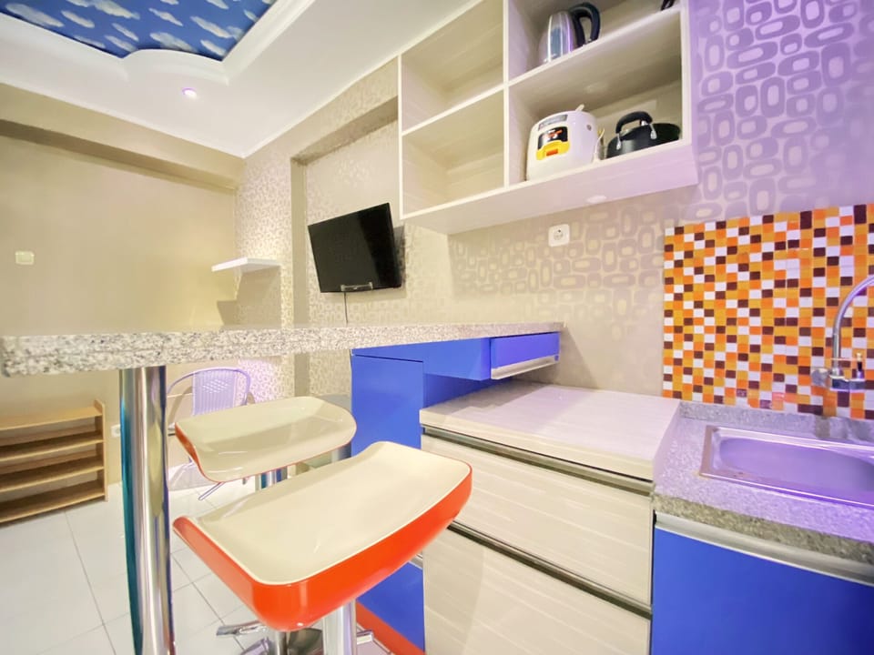 Apartment, 2 Bedrooms | Private kitchen | Fridge, stovetop, cookware/dishes/utensils