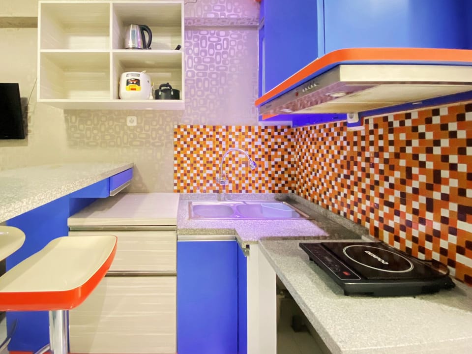 Apartment, 2 Bedrooms | Private kitchen | Fridge, stovetop, cookware/dishes/utensils