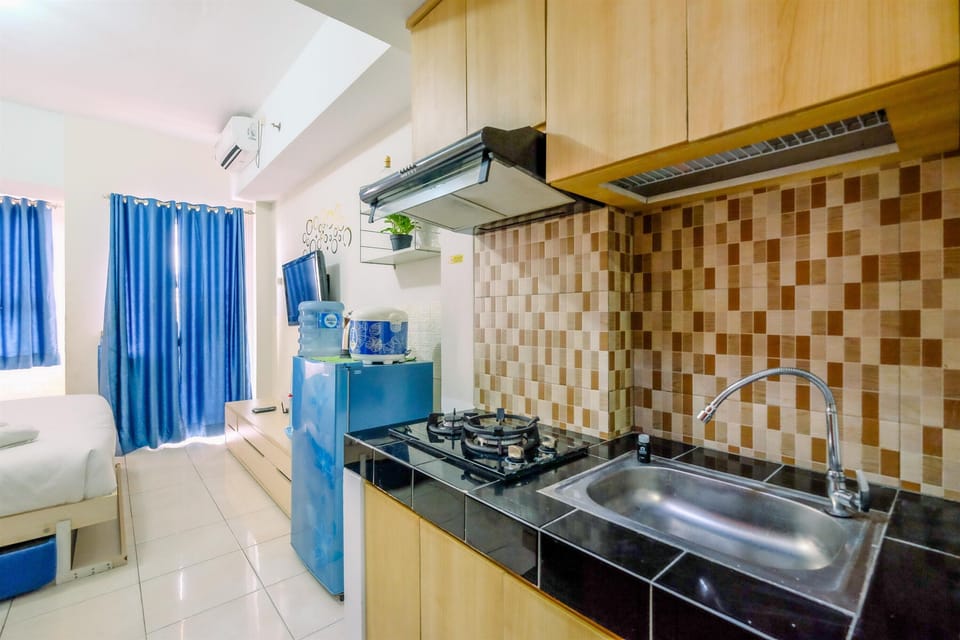 Studio | Private kitchen | Fridge, stovetop, cookware/dishes/utensils