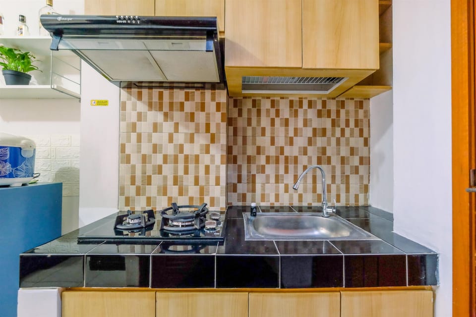 Studio | Private kitchen | Fridge, stovetop, cookware/dishes/utensils
