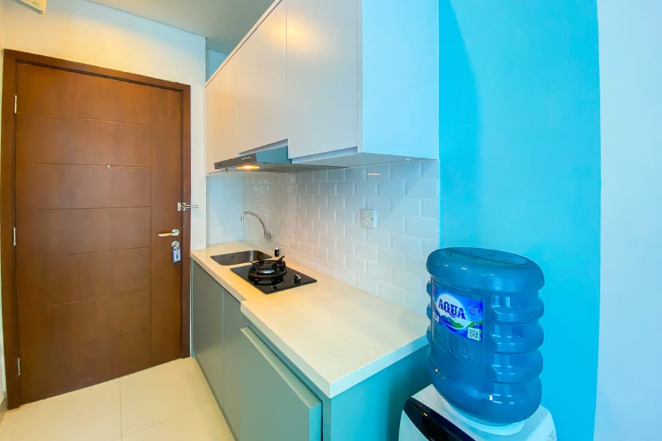 Studio | Private kitchen | Fridge, stovetop, cookware/dishes/utensils