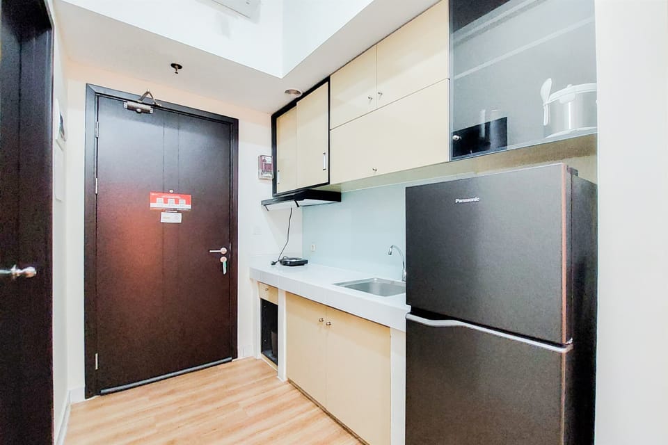 Studio | Private kitchen | Fridge, stovetop, cookware/dishes/utensils