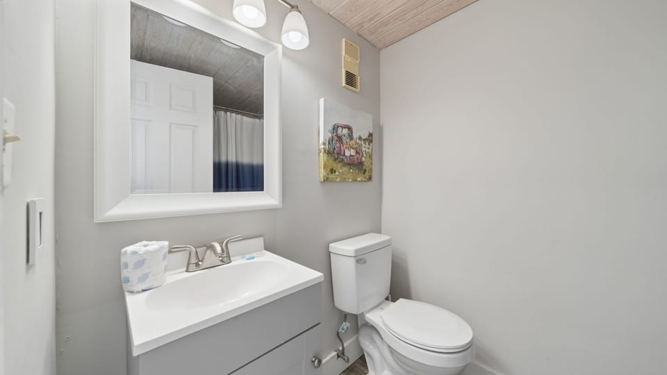 Upstairs Bathroom