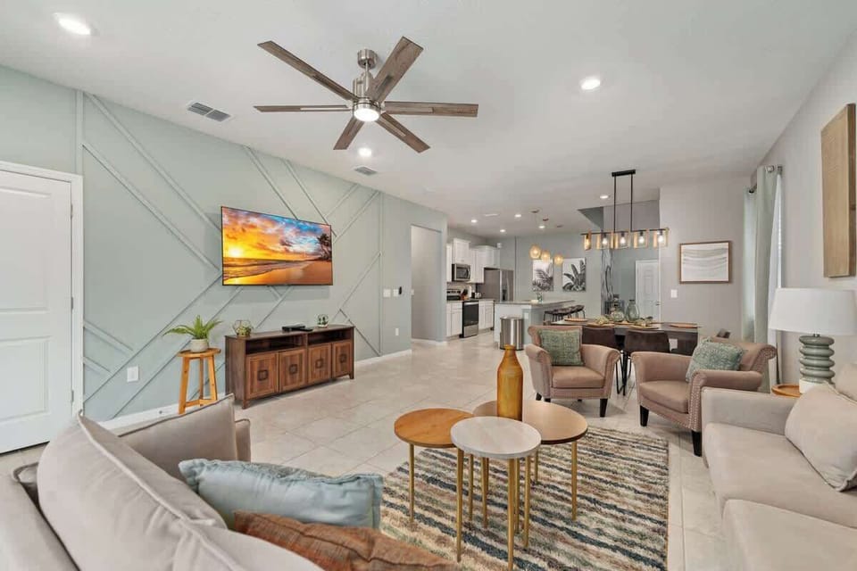 Living room w/ Smart TV offers a cozy spot for movies and downtime.