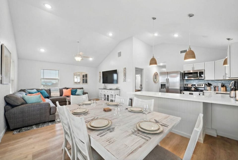 This dining area is located off the kitchen