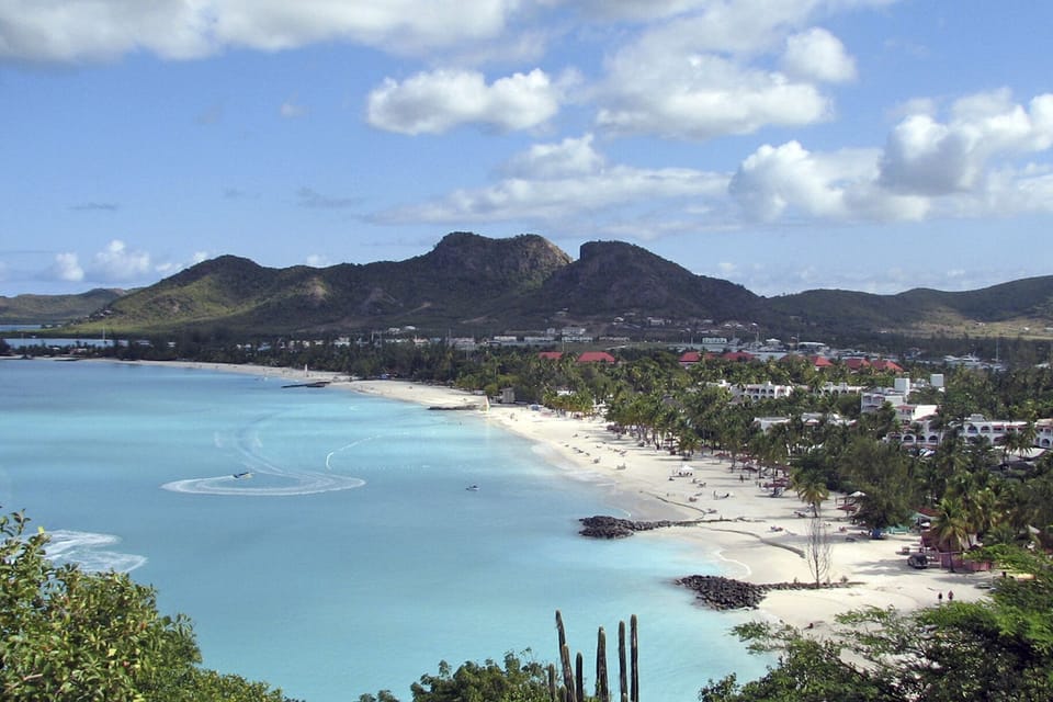 Jolly Beach is nearby