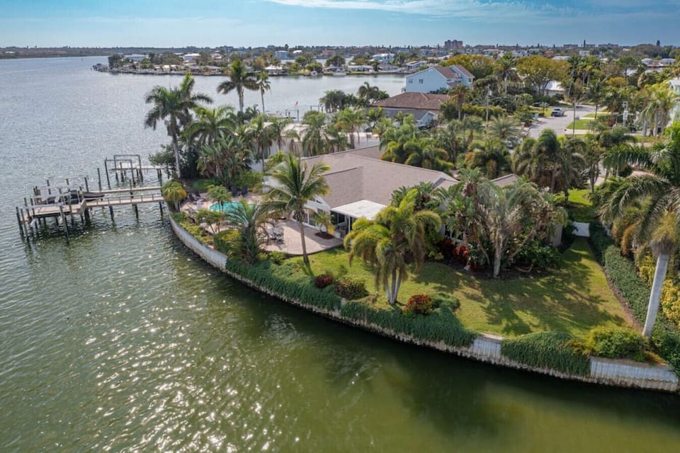 Birds-eye - home on inter-coastal waters
