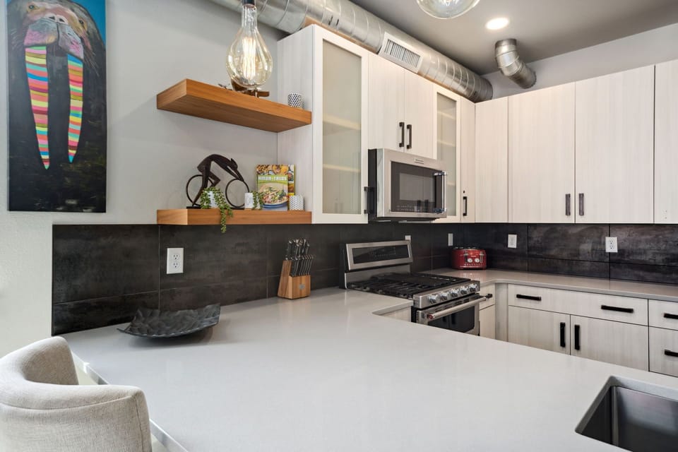 House, Multiple Beds, Patio, Garden View (750 Jerome St. (Unit 1)*) | Private kitchen | Fridge, microwave, oven, stovetop