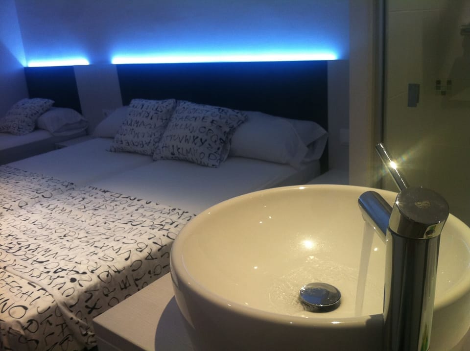Triple Room | Memory foam beds, soundproofing, iron/ironing board