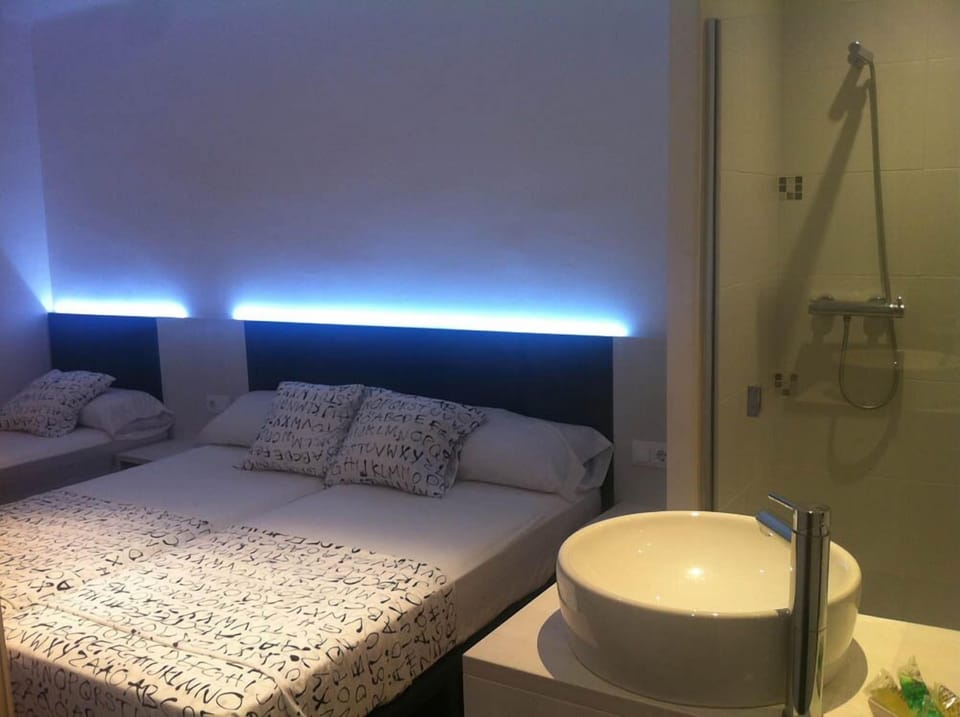 Hostal Ribas Hostel in Lloret de Mar