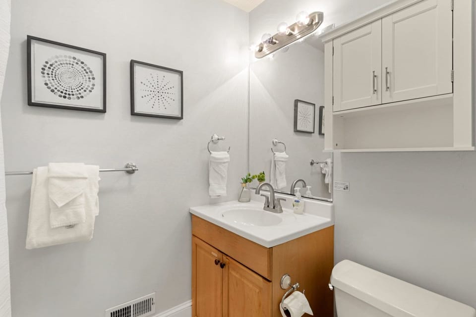 Downtown Abode W/ Hot Tub – Walk to Csu & Old Town House in Fort Collins