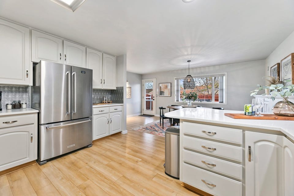 House, Multiple Beds, Hot Tub, Garden View (1500 Park Drive) | Private kitchen | Fridge, microwave, oven, stovetop