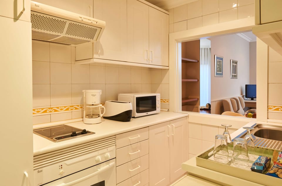 Minibar, in-room safe, desk, blackout drapes
