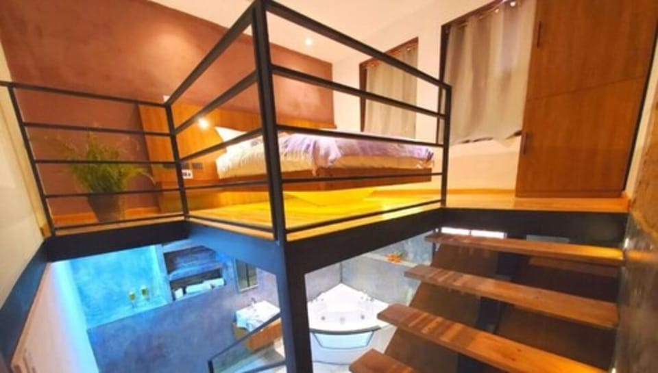 WiFi (free), bed sheets