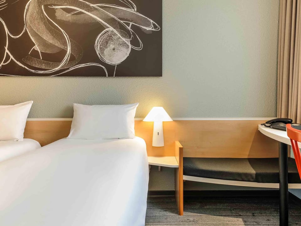 Standard Room, 2 Twin Beds | Hypo-allergenic bedding, desk, laptop workspace, soundproofing