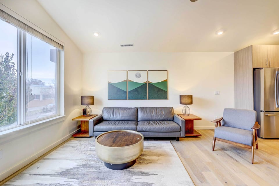2nd-Floor Living Area | Smart TV