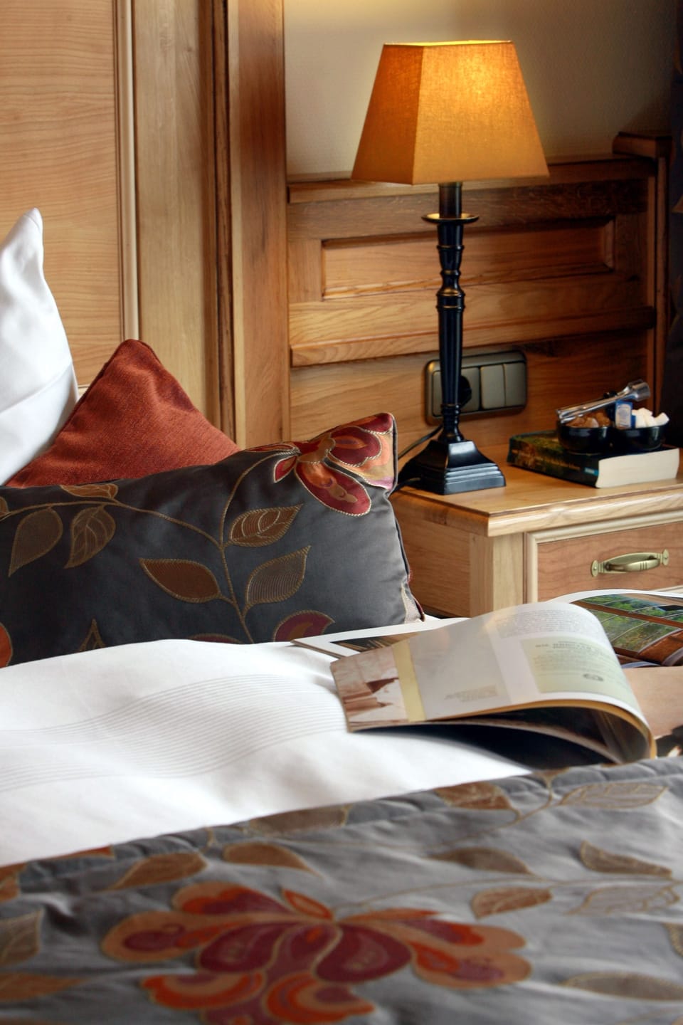 Premium bedding, down comforters, minibar, in-room safe