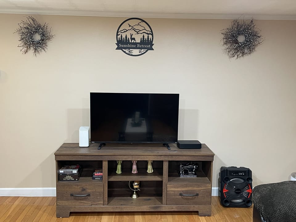 Entertainment center