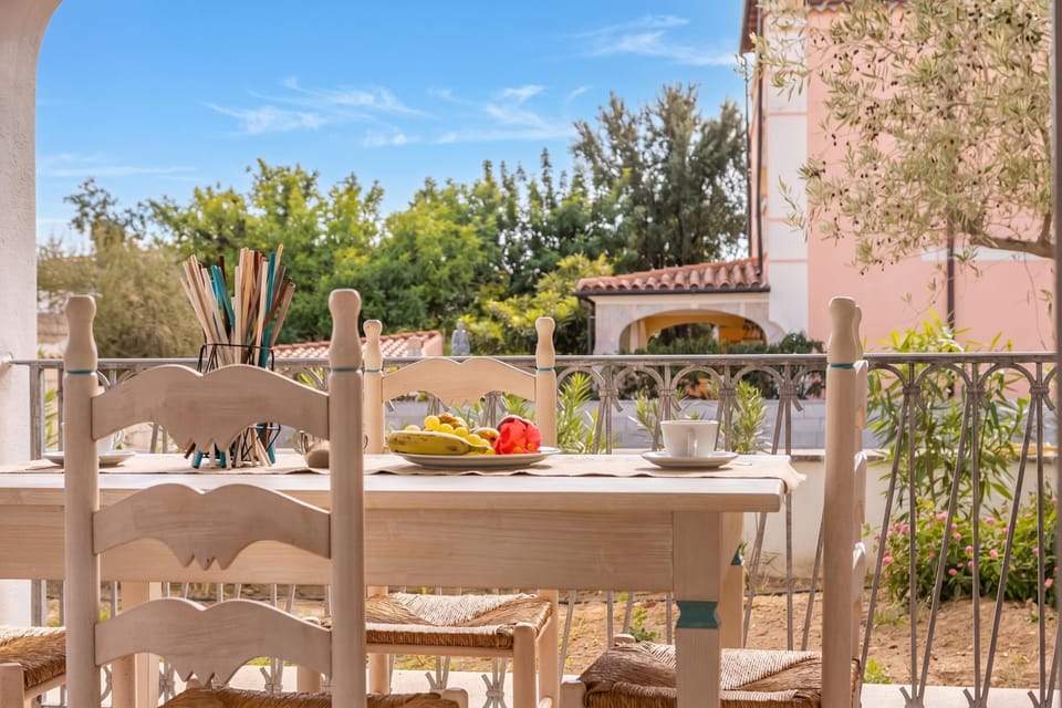 Standard Apartment, 1 Bedroom, Air conditioning (Le Residenze Del Golfo Di Orosei Bilo) | Outdoor dining