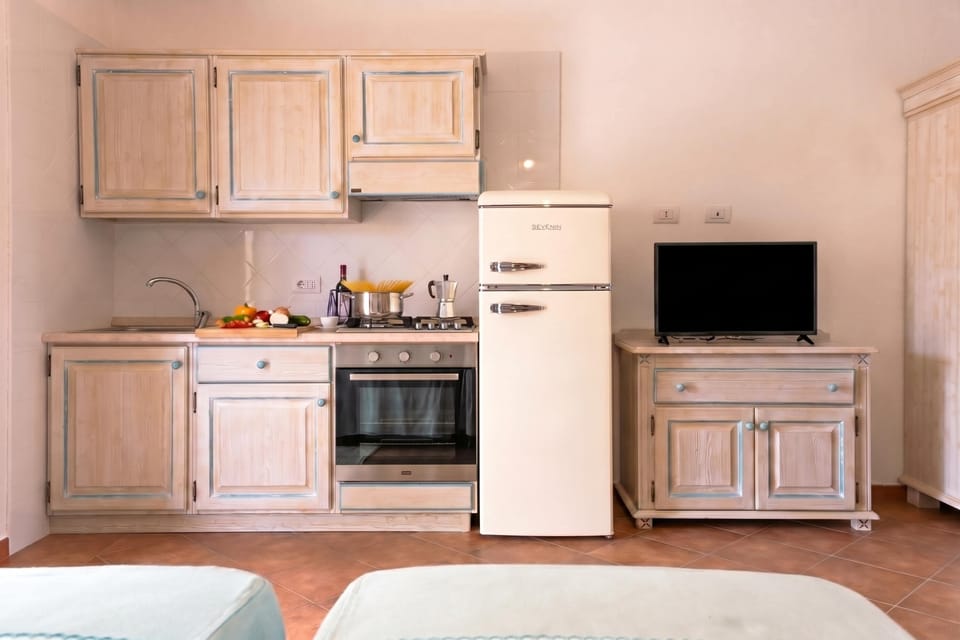 Standard Apartment, 1 Bedroom, Air conditioning (Le Residenze Del Golfo Di Orosei Bilo) | Private kitchen