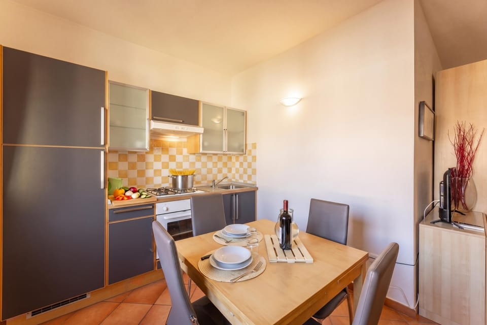 Standard Studio (Cristal Blu Mono 3 With Shared Pool) | Private kitchen | Oven, stovetop, cookware/dishes/utensils
