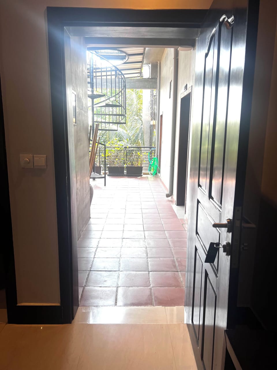King Suite - No Pool View | Living area | 32-inch Smart TV with cable channels, TV