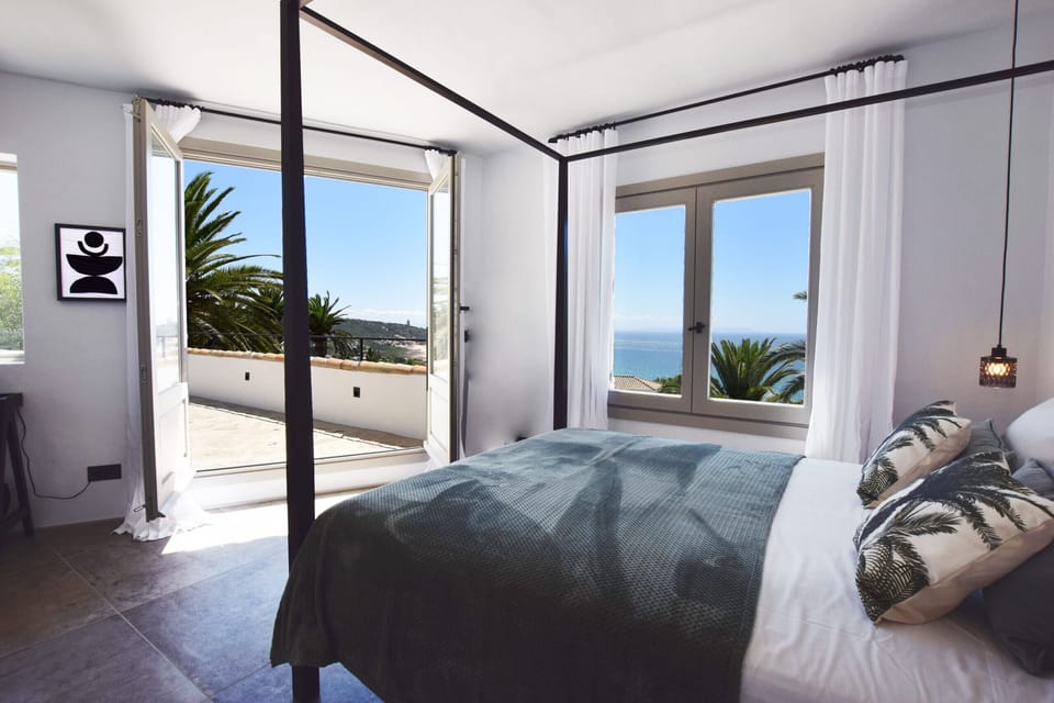 Independent suite