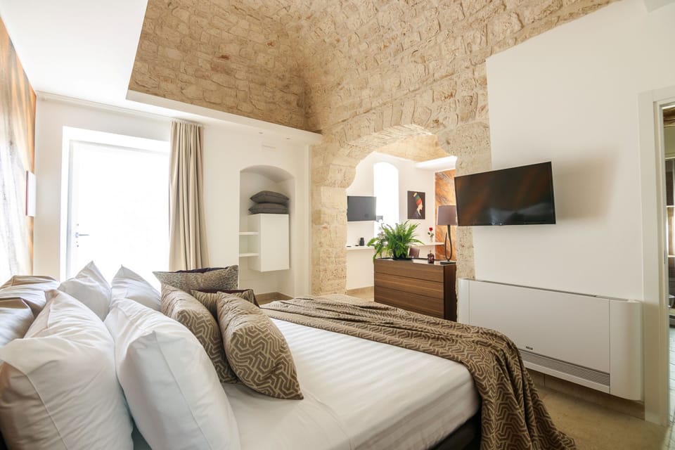 Junior Studio Suite | Premium bedding, memory foam beds, minibar, in-room safe
