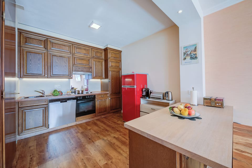 Family Apartment, 2 Bedrooms, 2 Bathrooms, Mountainside (Panorama maggiore apartment - Locarno) | Private kitchen | Espresso maker