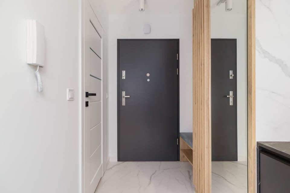 Spacious wardrobe with plenty of storage space. 