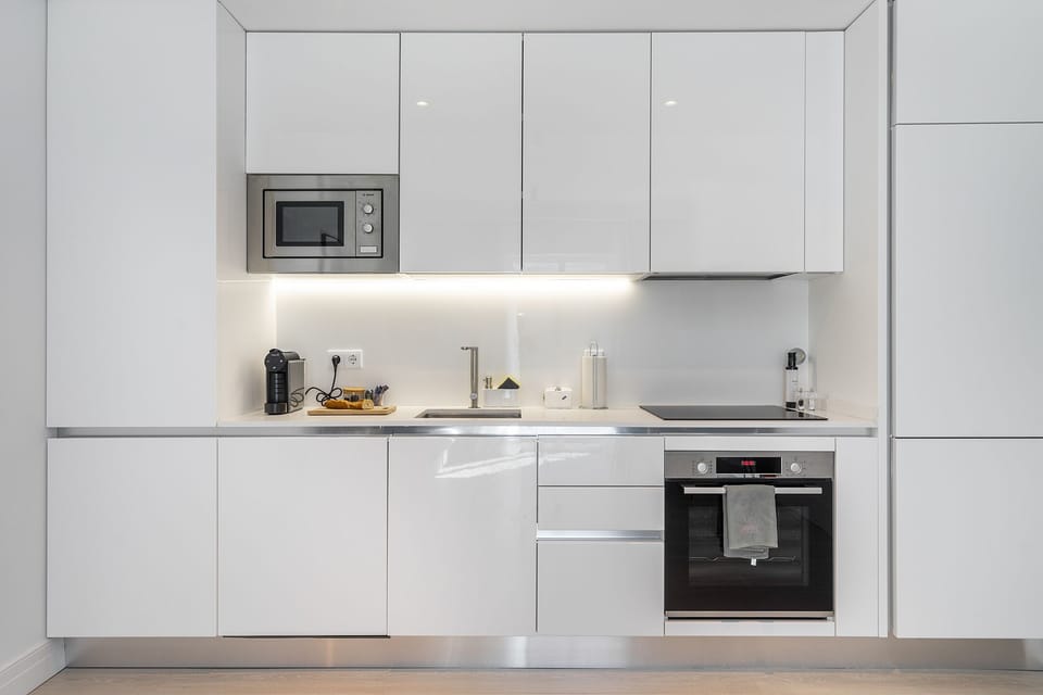 One Bedroom Superior Apartment | Private kitchen | Full-size fridge, microwave, oven, stovetop