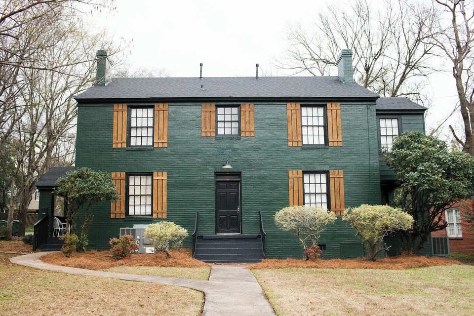 Built 1942... Renovated 2022

Welcome to our home!
