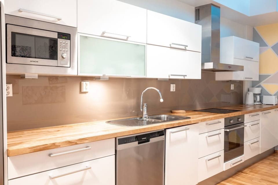 Premium Duplex | Private kitchen | Coffee/tea maker, fridge, microwave, oven