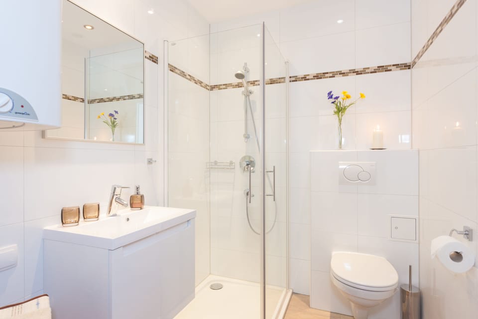 Studio | Bathroom