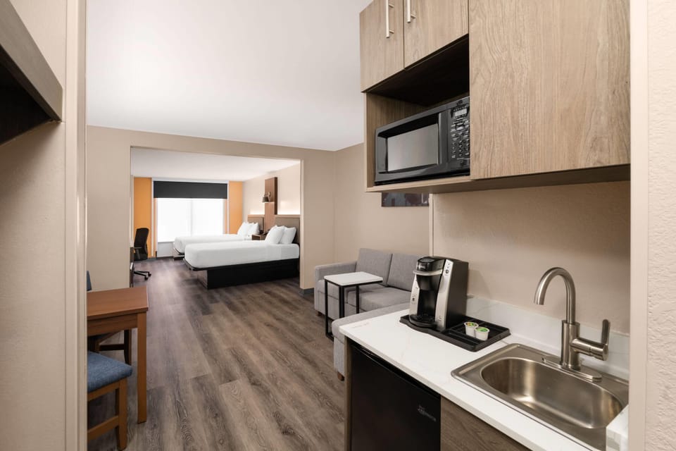 Studio Suite, 2 Queen Beds, Non Smoking | In-room safe, desk, iron/ironing board, free WiFi